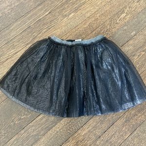 New Gap Baby Girl Toddler Skirt Sz 2
Silvery skirt black tulle mesh diaper cover